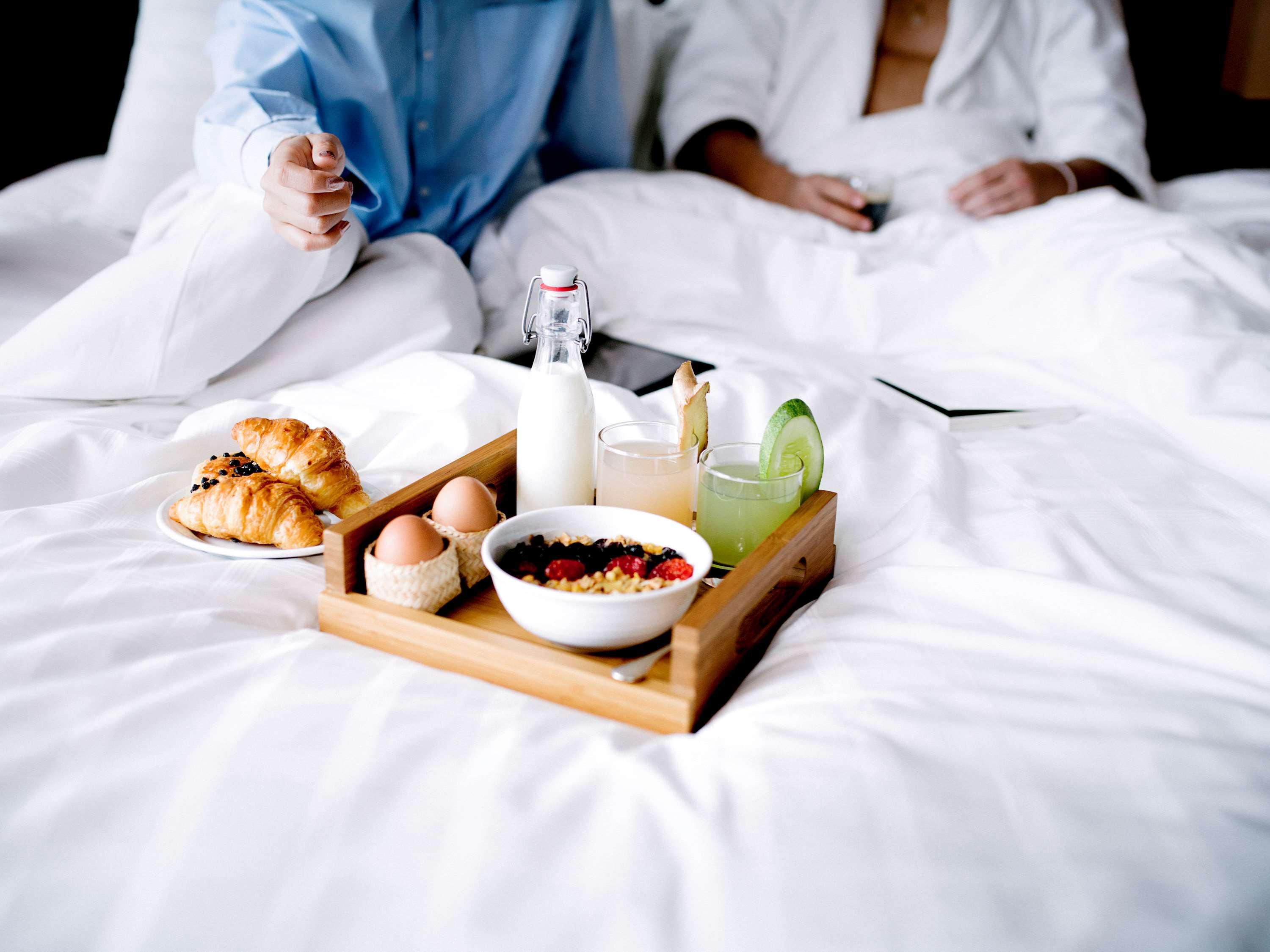 Pullman Bangkok King Power Otel Dış mekan fotoğraf Room service