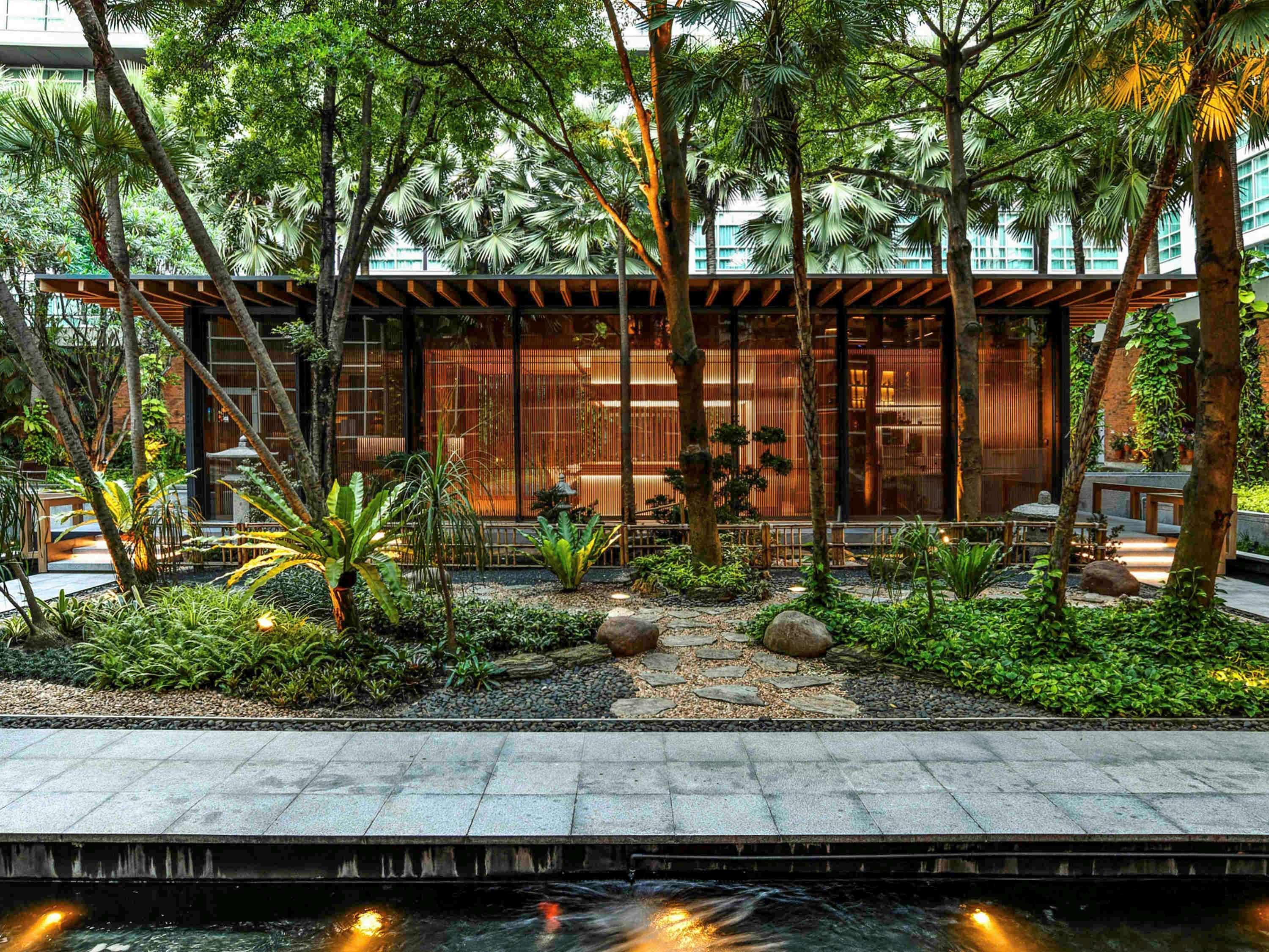 Pullman Bangkok King Power Otel Dış mekan fotoğraf The Forest
