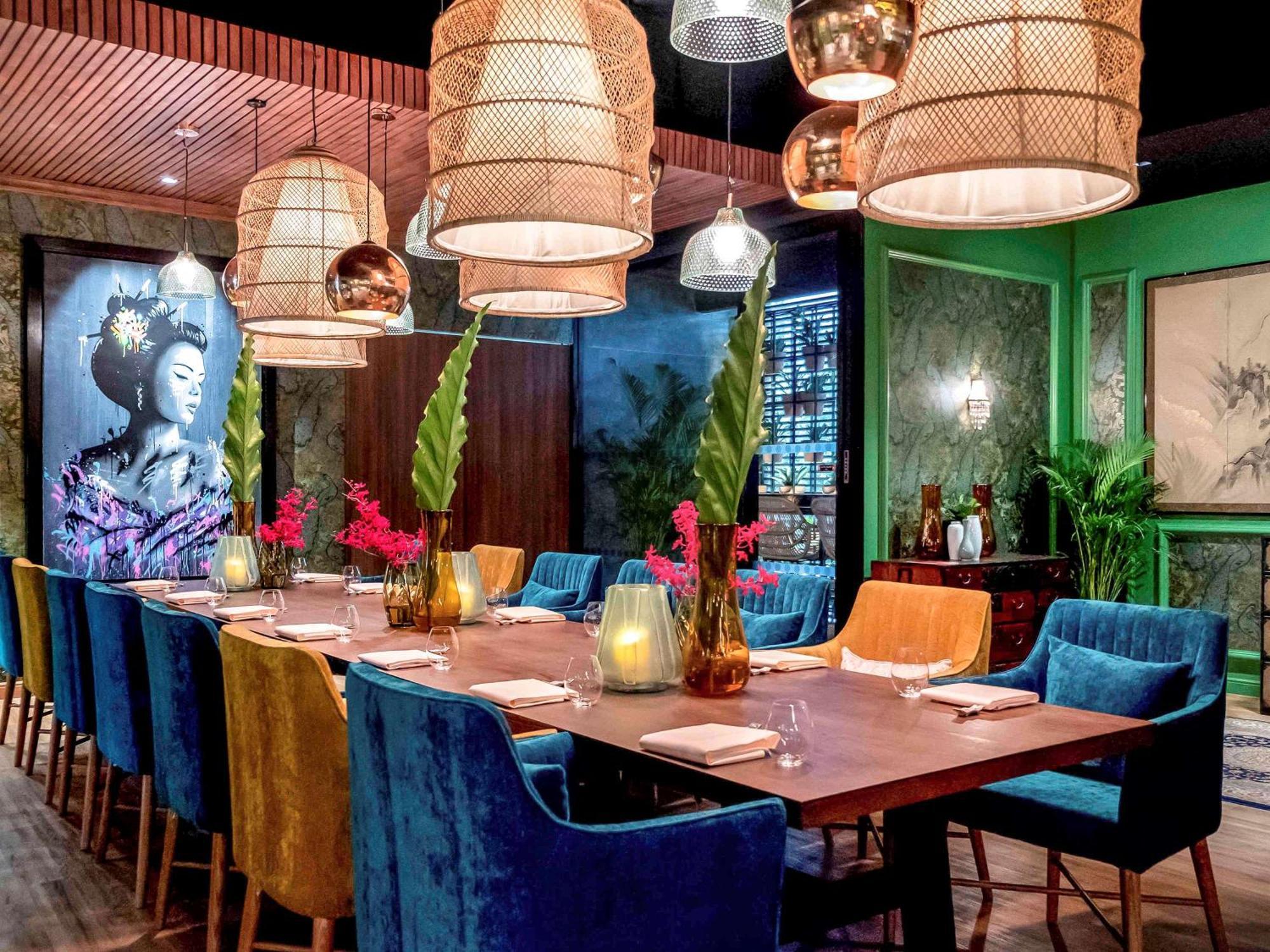 Pullman Bangkok King Power Otel Dış mekan fotoğraf Interior of the restaurant