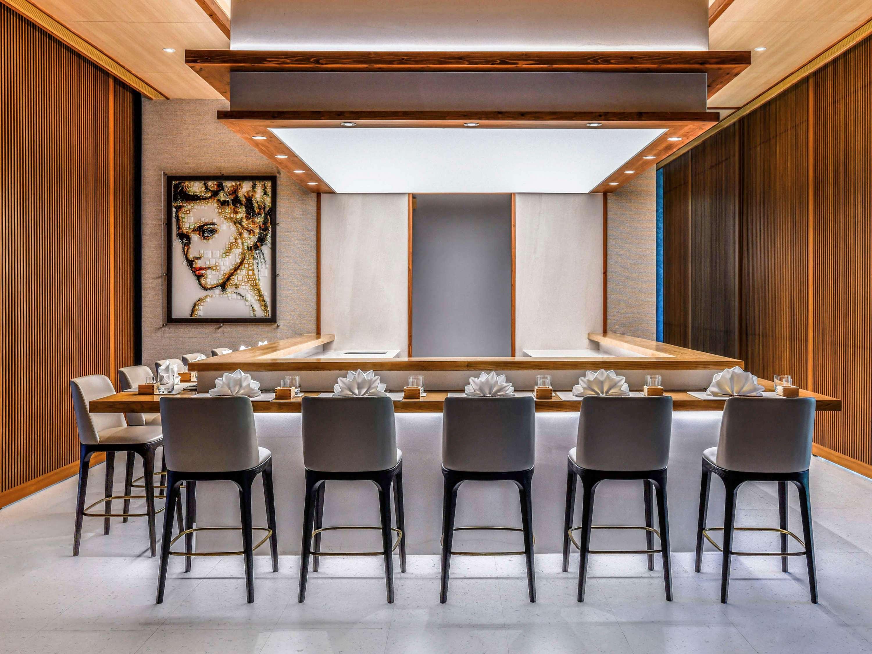 Pullman Bangkok King Power Otel Dış mekan fotoğraf Sushi Bar