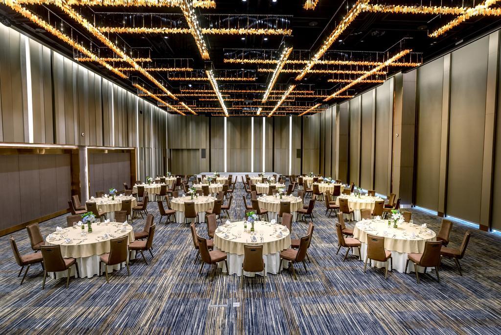 Pullman Bangkok King Power Otel Dış mekan fotoğraf The Grand Ballroom